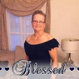 Meet your Posher, Lori b.